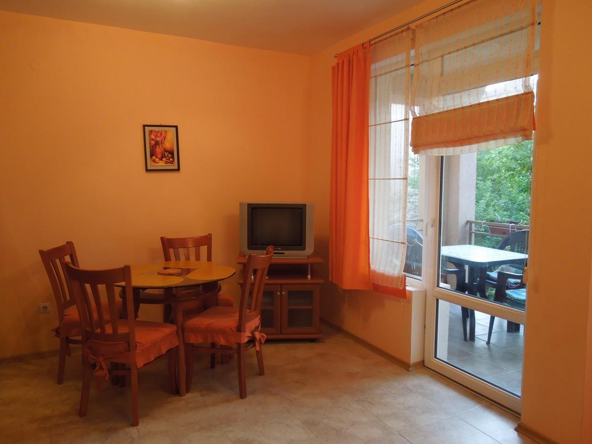 Casa Brava 2 Apartments Sveti Vlas Ngoại thất bức ảnh